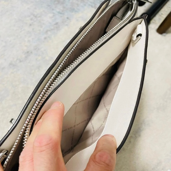 NWT Michael Kors Ellis Large Saffiano Leather Chainlink Satchel Bag Optic White - Picture 7 of 12